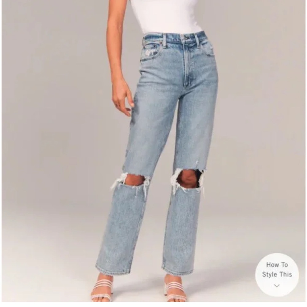 A&F 90s Straight Ultra High Rise Jean